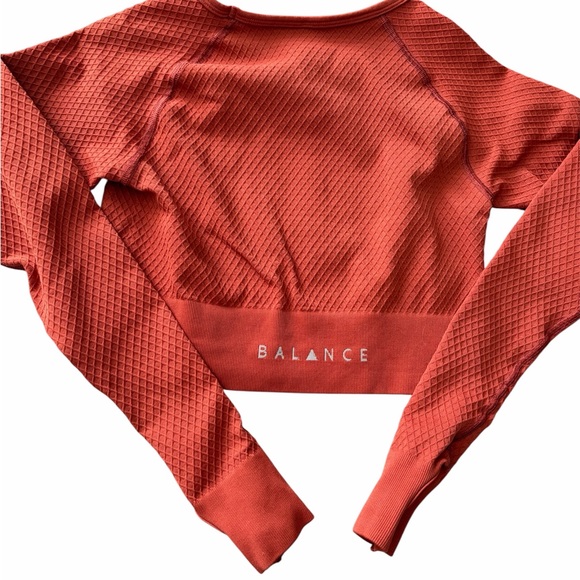 Balance Collection Textured Two Piece - Picture 2 of 6